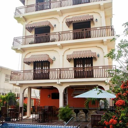 Windjammer International Cuisine & Comfort Inn Georgetown Luaran gambar