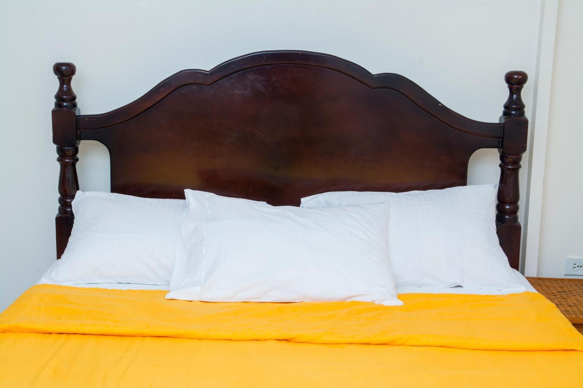 Windjammer International Cuisine & Comfort Inn Georgetown Bilik gambar