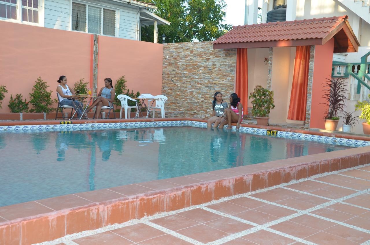 Windjammer International Cuisine & Comfort Inn Georgetown Luaran gambar