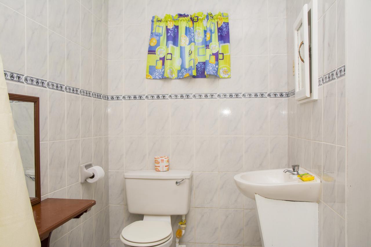 Windjammer International Cuisine & Comfort Inn Georgetown Bilik gambar