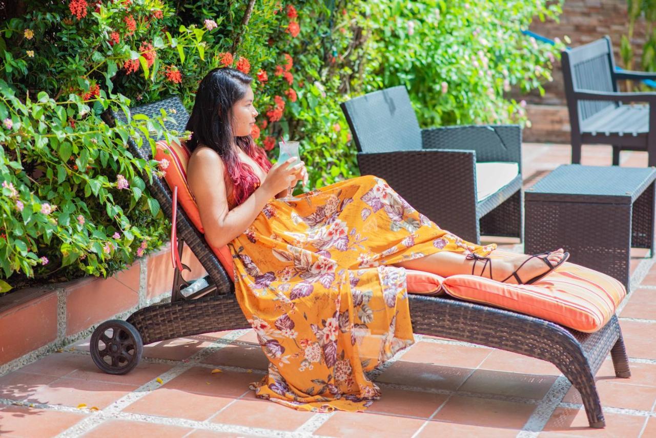 Windjammer International Cuisine & Comfort Inn Georgetown Luaran gambar